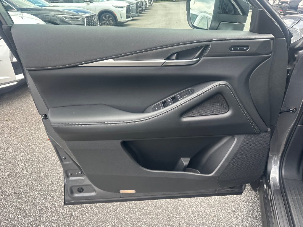 Used 2026 INFINITI QX60 Pure w/ Cargo Package FWD image 10
