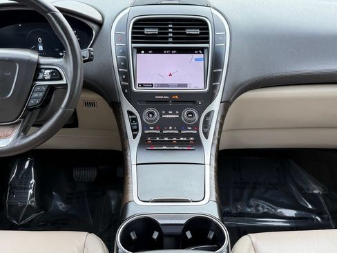 Used 2019 Lincoln Nautilus Select FWD image 32