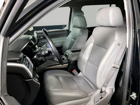 Used 2020 Chevrolet Suburban LT RWD image 8