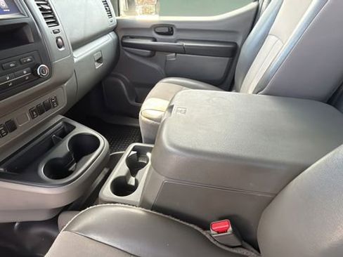 Used 2021 Nissan NV 2500 SV image 20