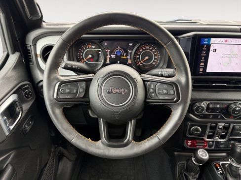 Used 2024 Jeep Gladiator Sport AWD/4WD image 12