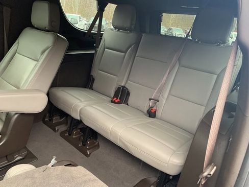 Used 2021 Chevrolet Suburban Z71 w/ Z71 Off-Road Package image 7