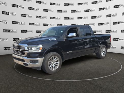 Used 2022 RAM 1500 Laramie AWD/4WD image 2