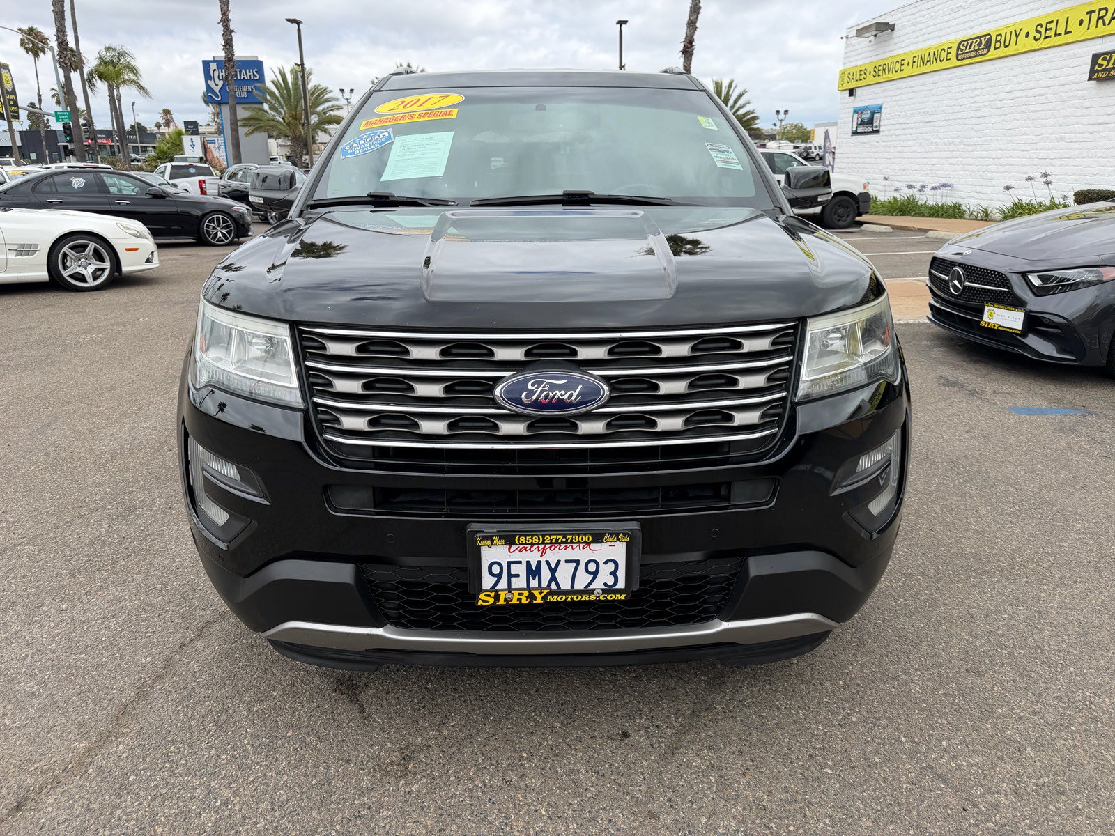 Used 2017 Ford Explorer XLT w/ Equipment Group 202A FWD image 8