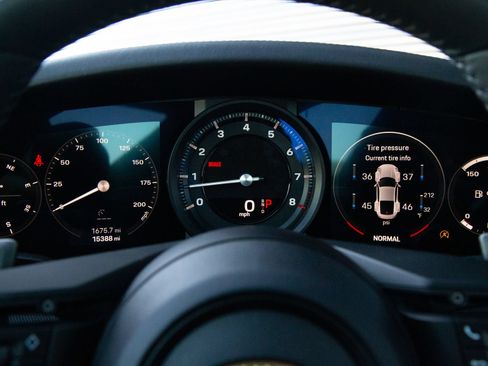 Certified 2024 Porsche 911 Carrera RWD image 17
