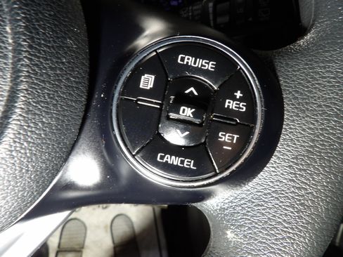 Used 2022 Kia Soul LX FWD image 16