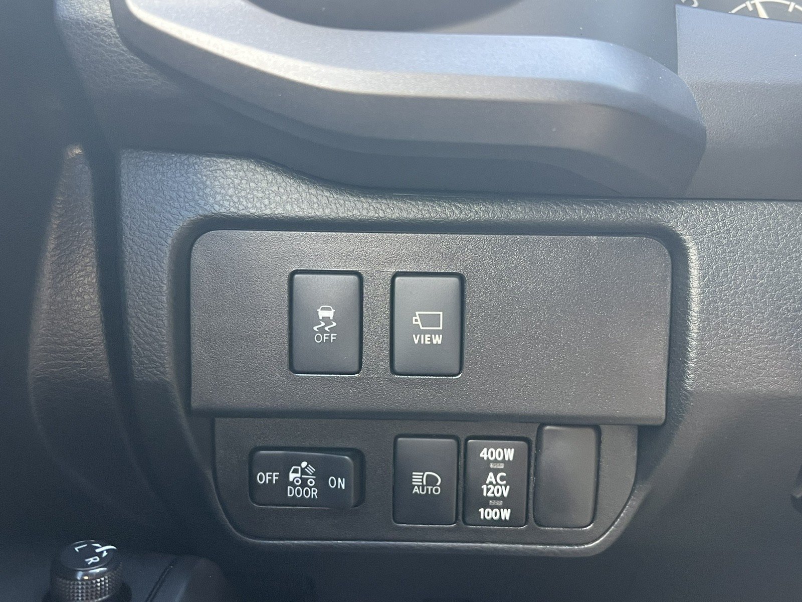 Used 2021 Toyota Tacoma TRD Off-Road w/ TRD Premium Off Road Package AWD/4WD image 28