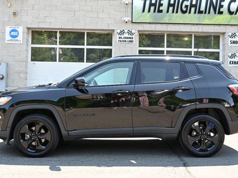 Used 2018 Jeep Compass Latitude AWD/4WD image 2