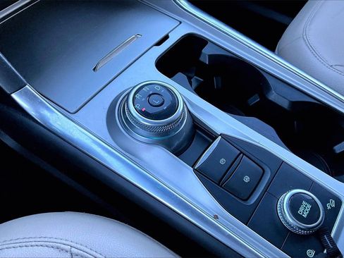 Used 2023 Ford Explorer Limited image 31