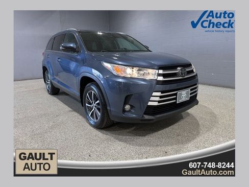 Used 2019 Toyota Highlander XLE AWD/4WD image 1