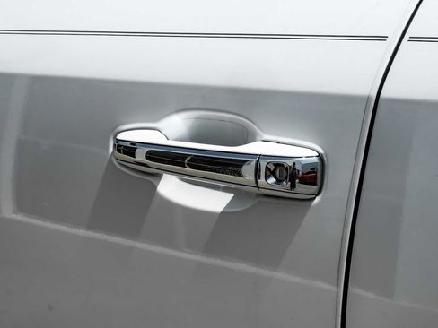 Used 2021 Lexus LX 570 4WD w/ Luxury Package image 41