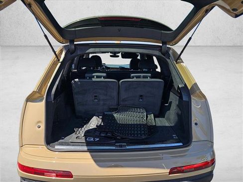 Used 2025 Audi Q7 3.0T Prestige w/ Prestige Package image 6