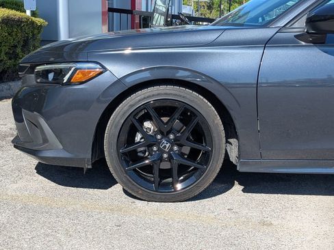 Used 2025 Honda Civic Sport image 11