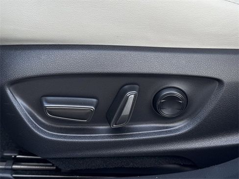 Used 2024 Toyota Prius Limited image 27