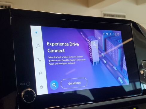 Used 2025 Toyota Camry SE w/ Convenience Package image 26