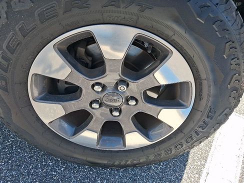 Used 2019 Jeep Wrangler Unlimited Sahara AWD/4WD image 16