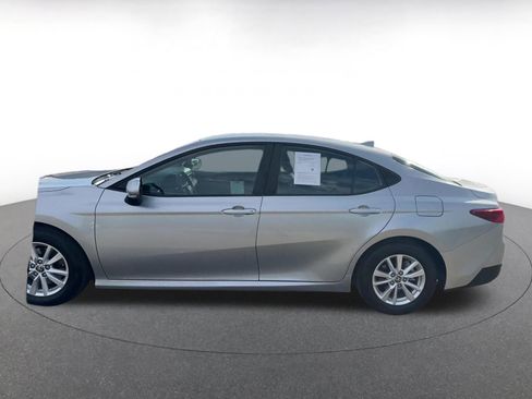 Used 2025 Toyota Camry LE image 9