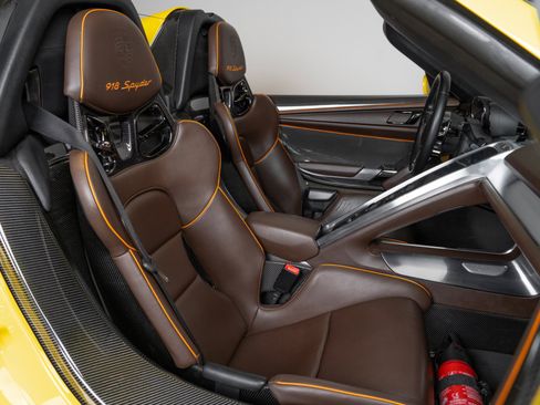 Used 2015 Porsche 918 Spyder AWD/4WD image 74