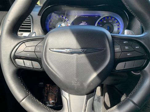 Used 2018 Chrysler 300 S image 24