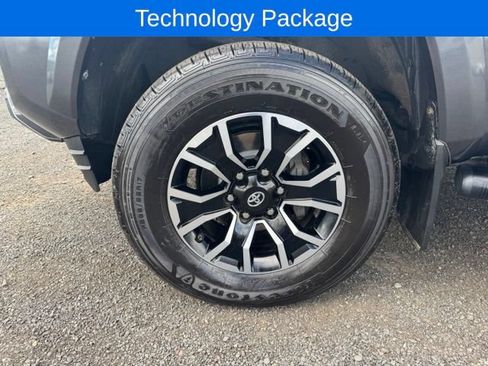 Used 2020 Toyota Tacoma TRD Sport w/ TRD Premium Sport Package AWD/4WD image 12
