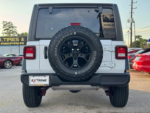 Used 2021 Jeep Wrangler Sport AWD/4WD image 3