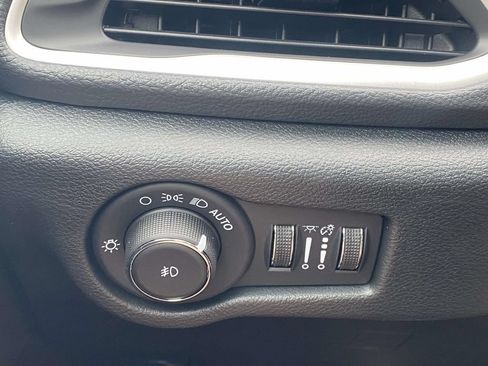 New 2026 Chrysler Pacifica Select AWD/4WD image 57