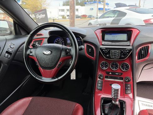 Used 2013 Hyundai Genesis 2.0T RWD image 21