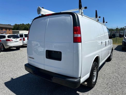 Used 2021 Chevrolet Express 2500 w/ Driver Convenience Package RWD image 9