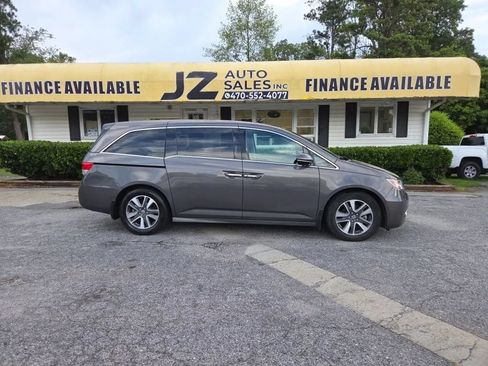 Used 2014 Honda Odyssey Touring Elite image 4