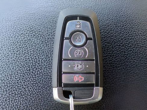 Used 2018 Ford Explorer XLT w/ Equipment Group 202A image 31