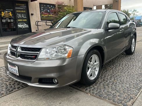 Used 2013 Dodge Avenger SXT FWD image 1