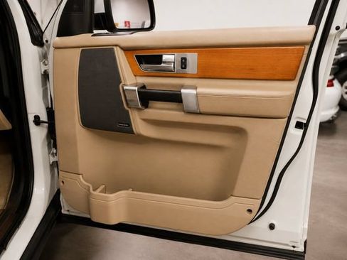 Used 2010 Land Rover LR4 HSE LUX AWD/4WD image 25