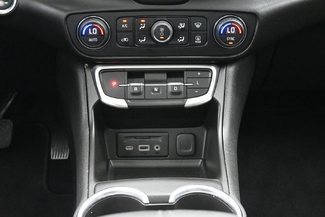 Used 2022 GMC Terrain SLT w/ Infotainment Package II FWD image 23