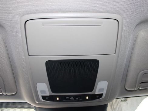 Used 2025 Honda Pilot EX-L image 38