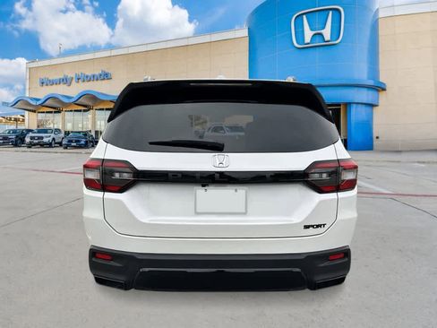 New 2026 Honda Pilot Sport image 4