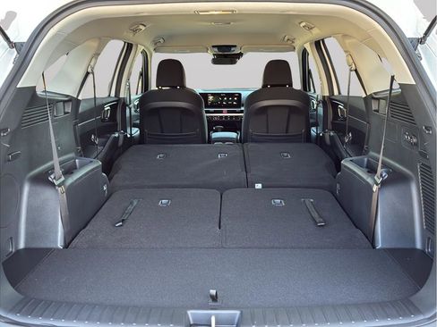 New 2026 Kia Sorento LX FWD image 9