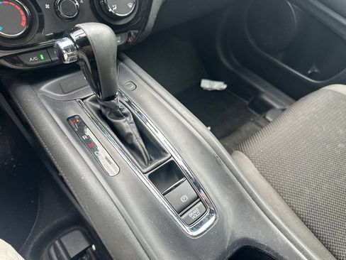 Used 2021 Honda HR-V Sport image 25
