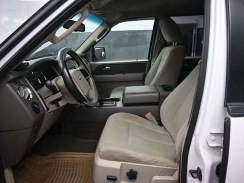 Used 2009 Ford Expedition XLT AWD/4WD image 16