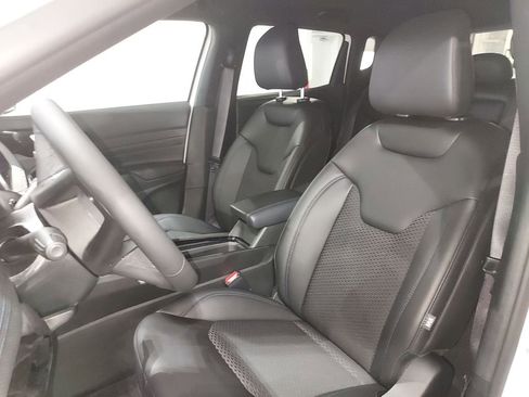 New 2026 Jeep Compass Latitude image 17