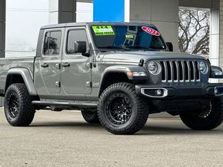 Used 2023 Jeep Gladiator Overland video 2
