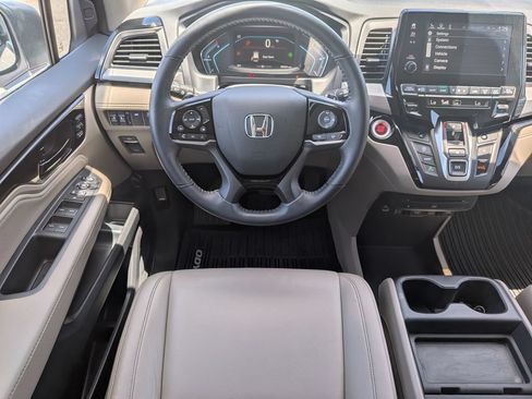 Used 2024 Honda Odyssey Touring image 18