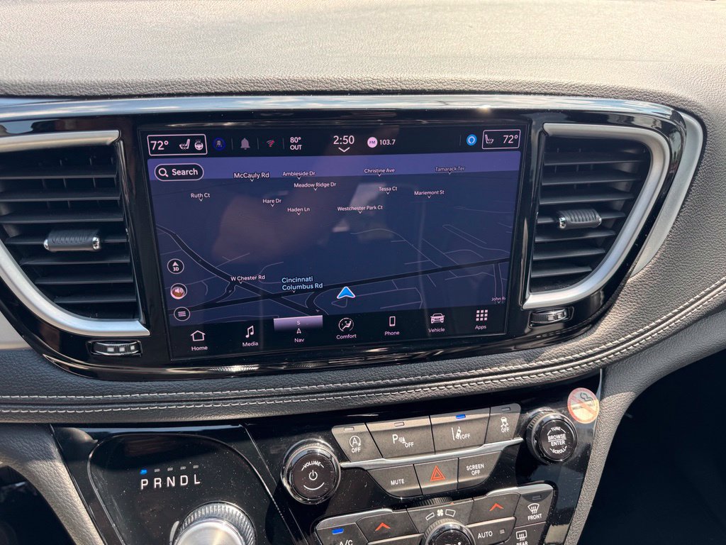 Used 2025 Chrysler Pacifica Limited FWD image 41