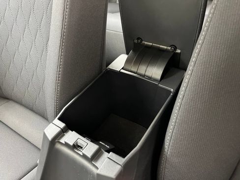 Used 2025 Toyota Corolla LE FWD image 27