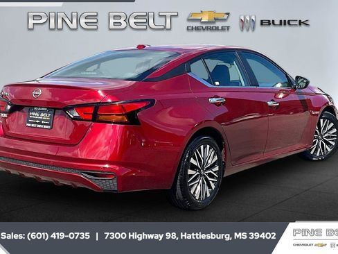 Used 2025 Nissan Altima 2.5 SV image 11