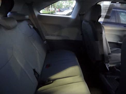 Used 2024 Toyota Sienna XLE FWD image 9