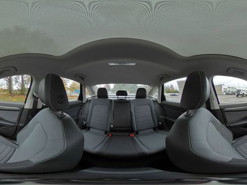 Used 2025 Volkswagen Jetta SE image 41