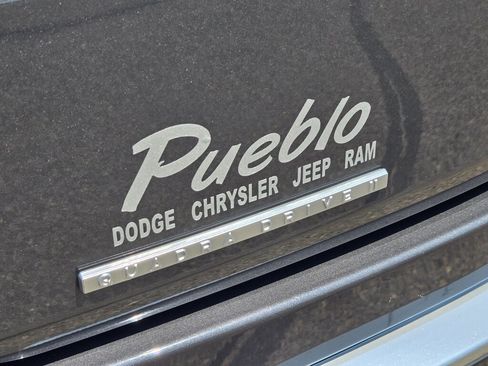 Certified 2023 Jeep Wagoneer Series III w/ Premium Group I AWD/4WD image 13