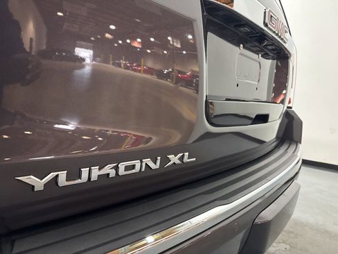Used 2017 GMC Yukon XL Denali w/ Open Road Package image 10