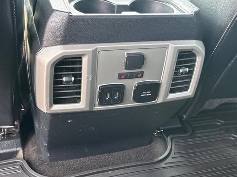 Used 2020 Ford F150 Lariat w/ Equipment Group 502A Luxury AWD/4WD image 18
