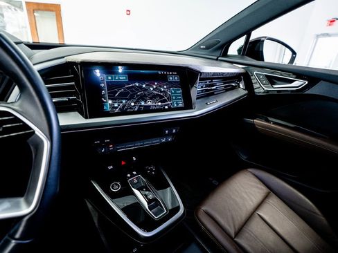 Used 2022 Audi Q4 e-tron Premium Plus image 43